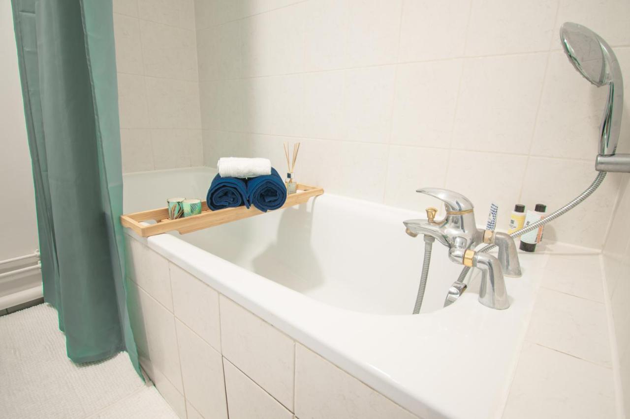 Ferienwohnung Studio Charmant Cergy Le Haut Au Pied De La Gare ! Parking Prive ! Exterior foto